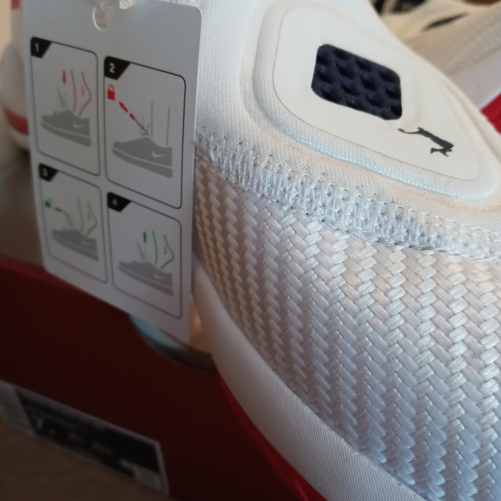 Hot New NIKE LEBRON SOLDIER 14 - Picture 3 of 6